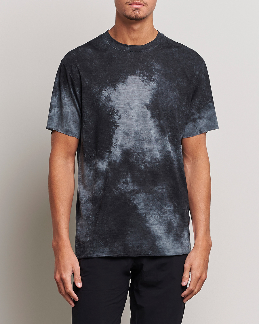 Herre | Klær | Satisfy | CloudMerino T-Shirt Batik Black