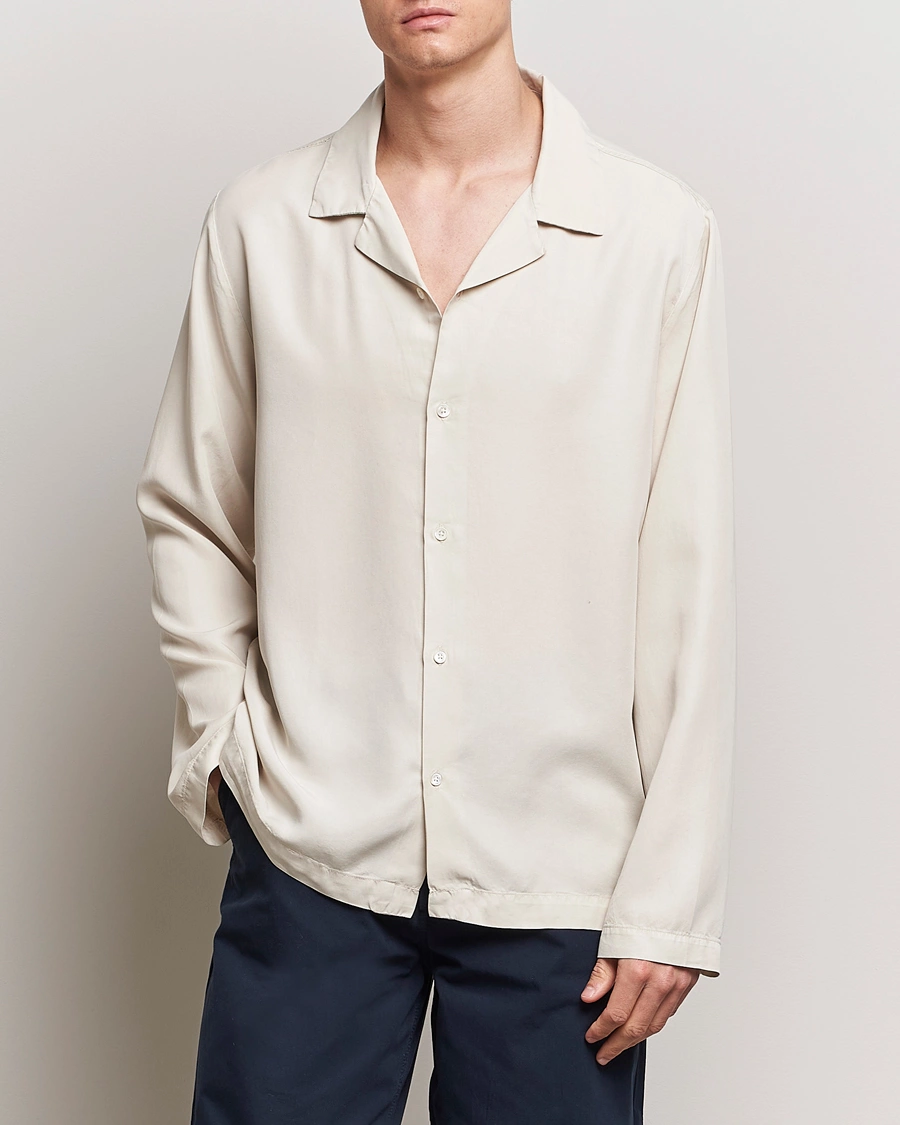 Herr | Avdelningar | A Day\'s March | Chase Camp Collar Lyocell Shirt Oyster