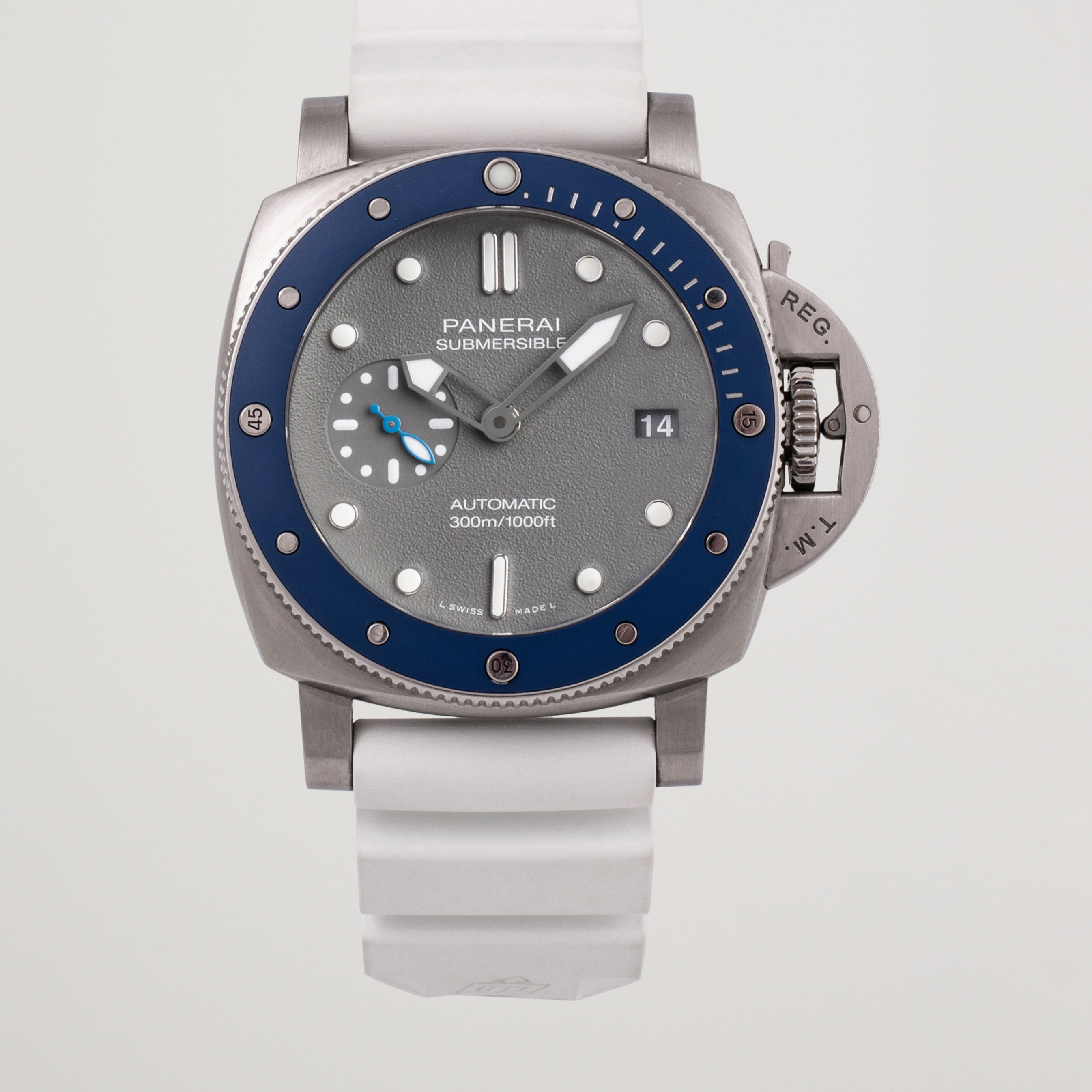 Panerai Pre Owned Luminor Submersible PAM 00959 Silver hos