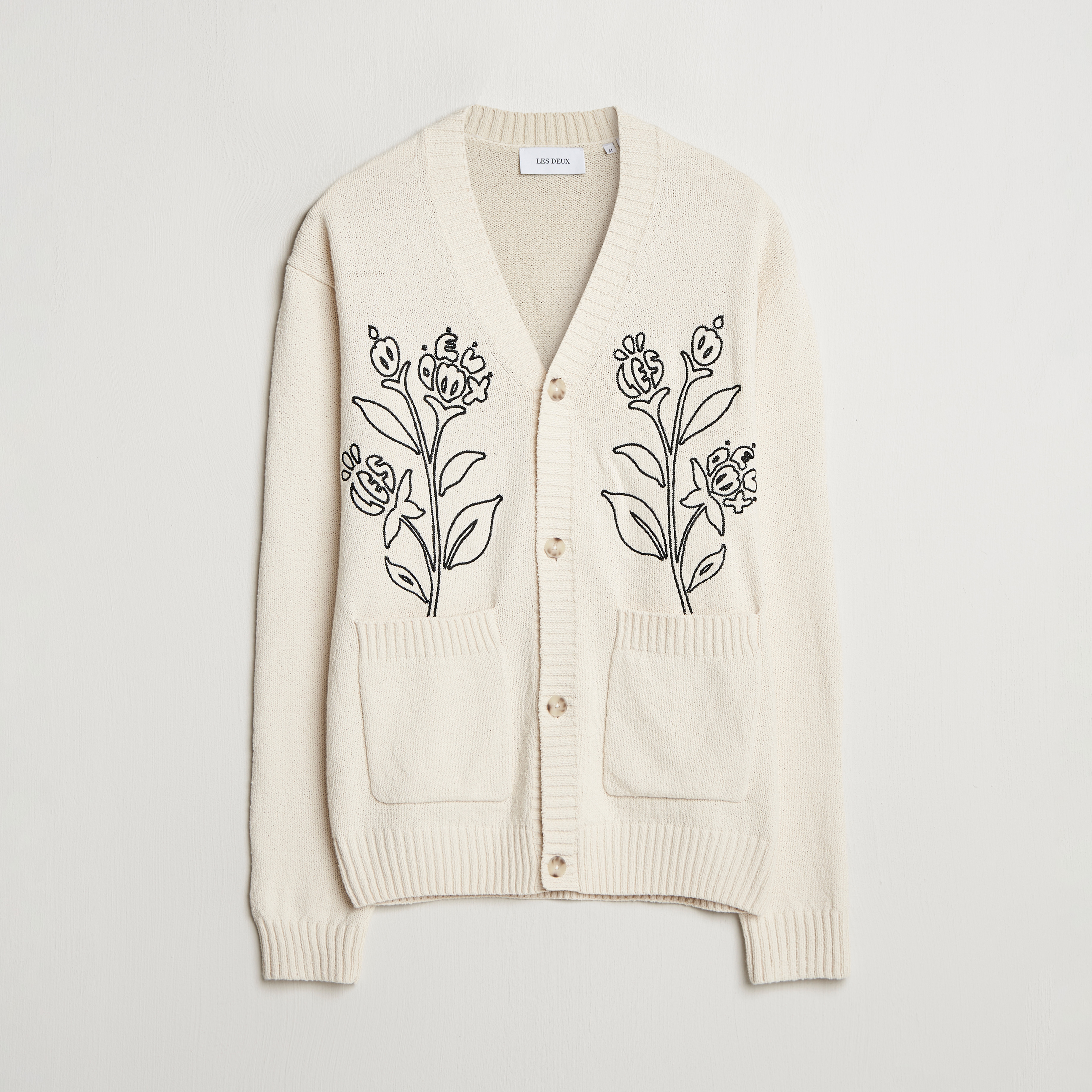 Les Deux Brad Embroidery Cardigan Ivory hos CareOfCarl.no