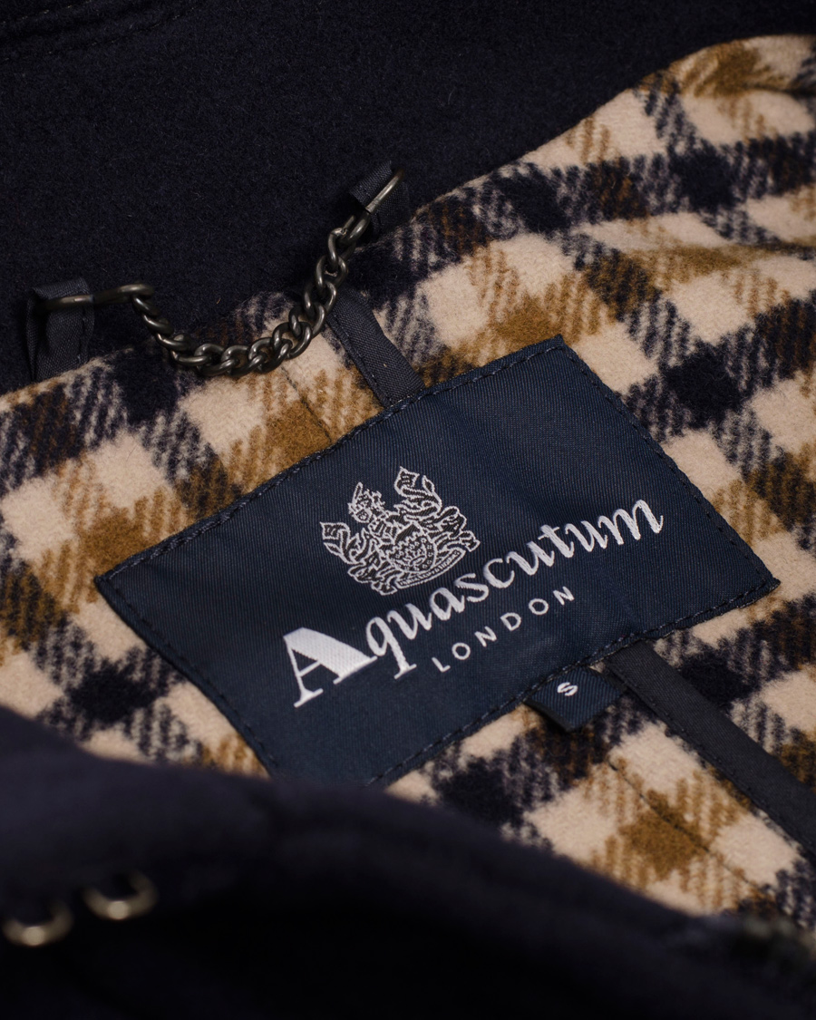 Aquascutum Henward Duffle Coat Navy hos CareOfCarl.no