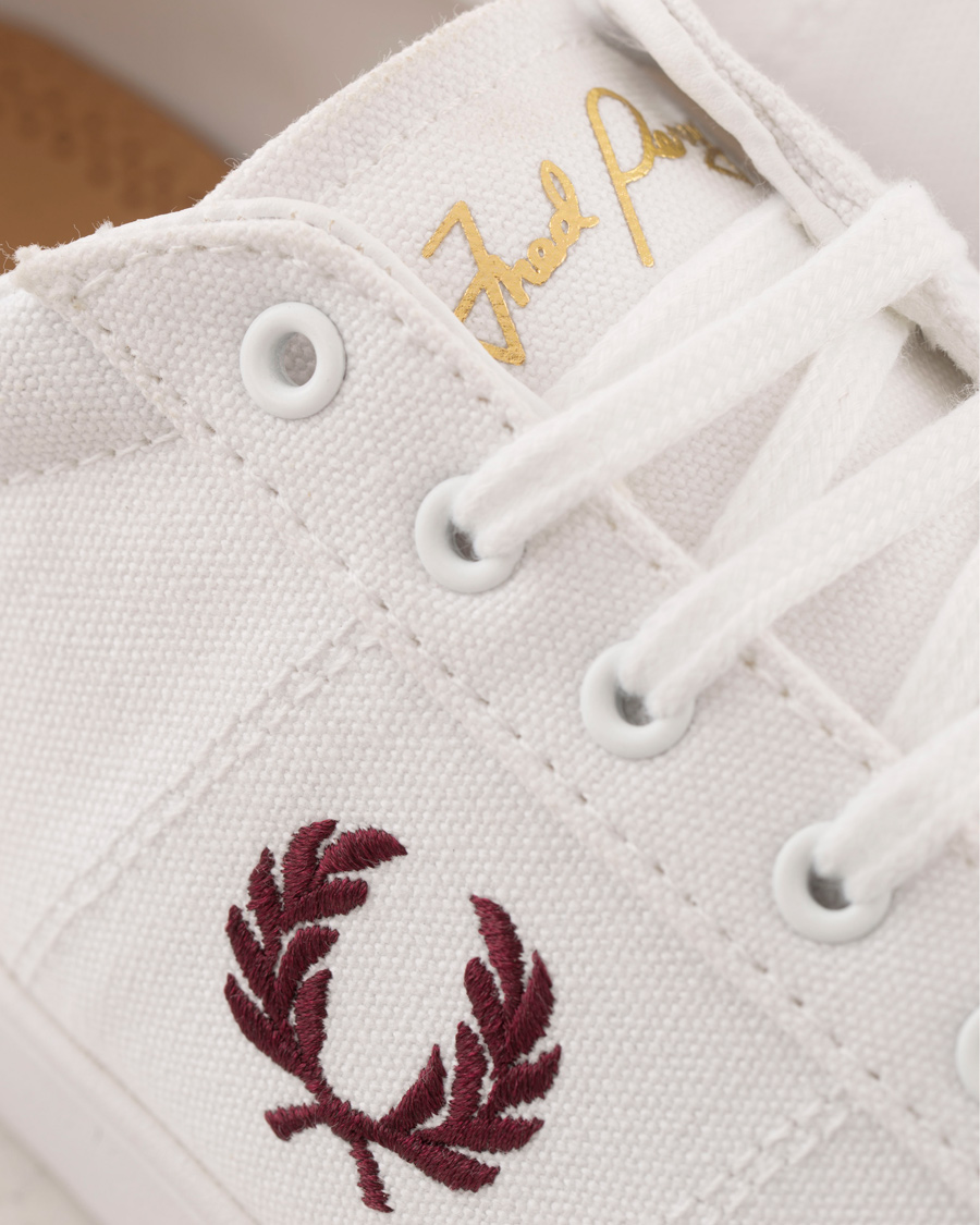 Fred Perry Spencer Canvas Sneaker White Port hos CareOfCarl.no