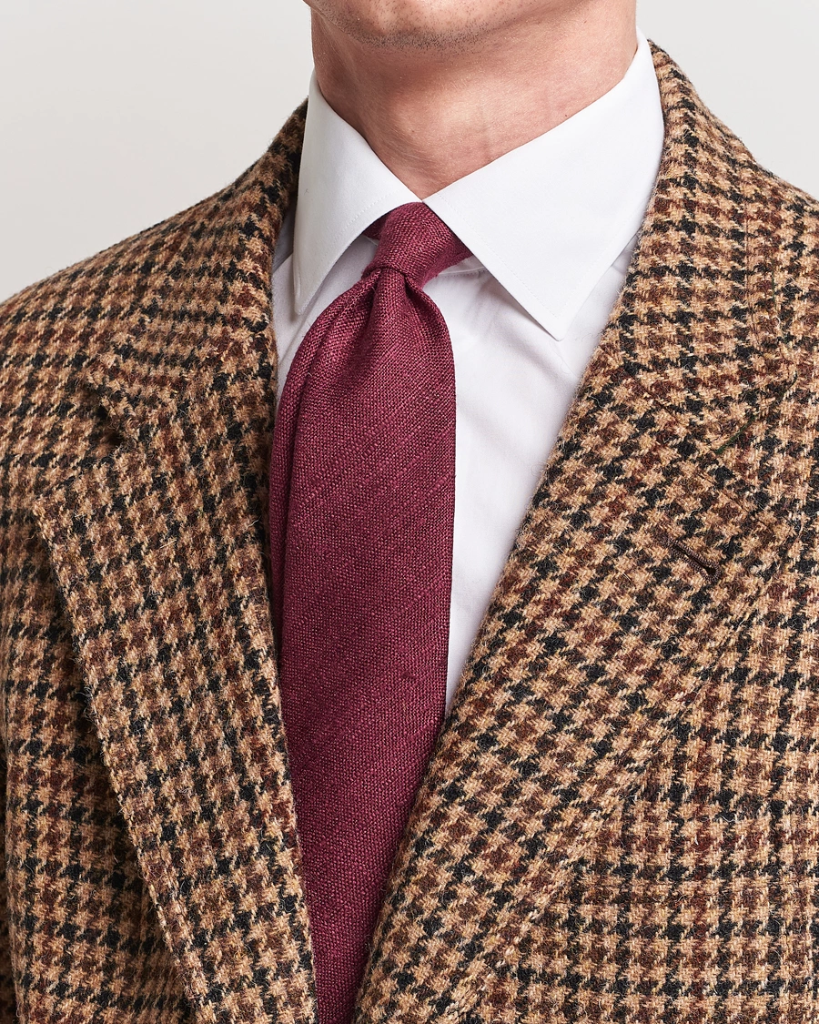 Herre |  | Drake\'s | Silk Tussah Handrolled Tie Wine