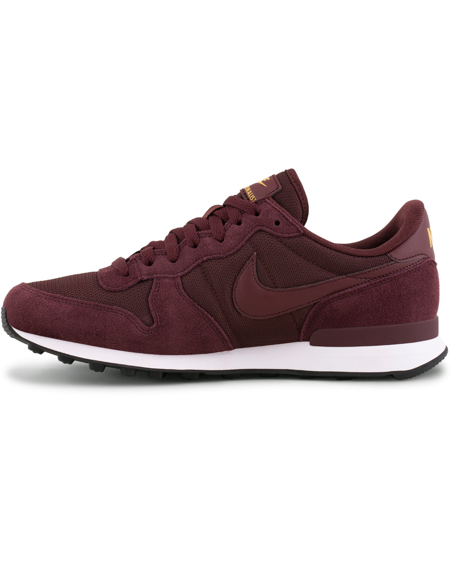 Nike Internationalist Sneaker Burgundy hos CareOfCarl.no