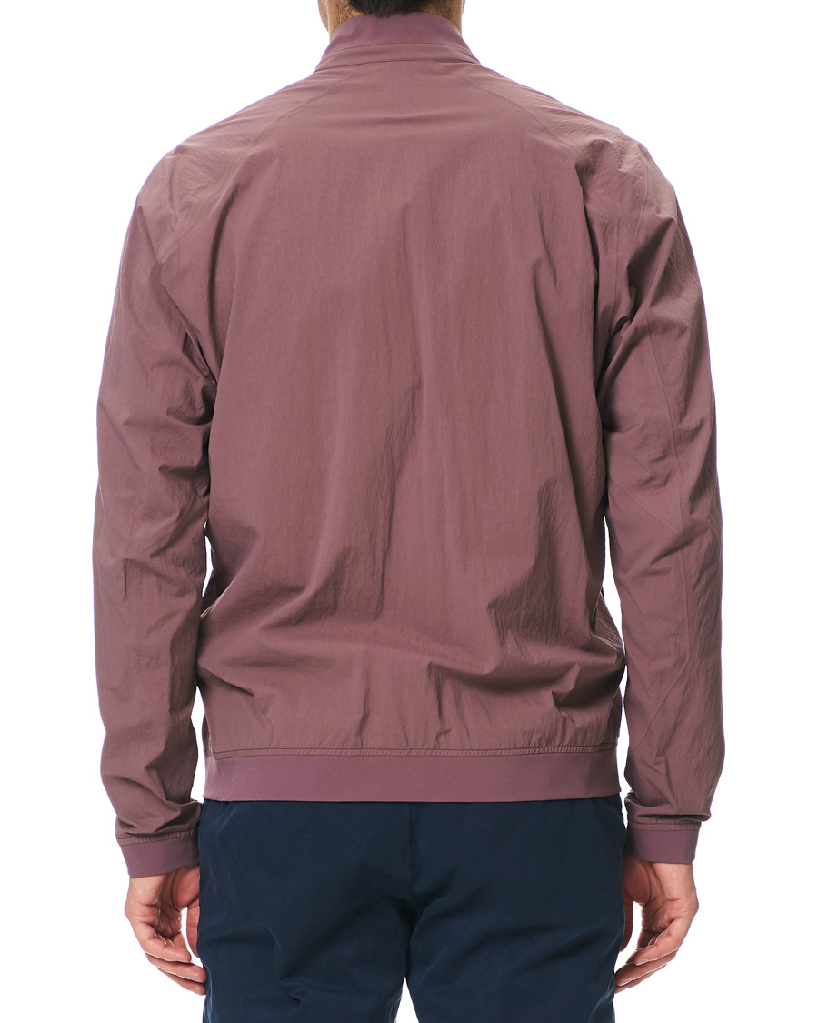 Arc'Teryx Veilance Nemis Jacket Siltstone hos CareOfCarl.no