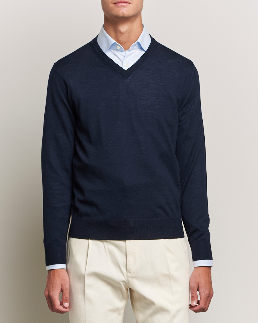 Herre | Quiet Luxury | Canali | Merino Wool V-Neck Navy