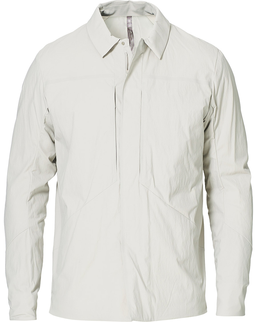 Arc'teryx Veilance Mionn Overshirt Vapor hos CareOfCarl.no