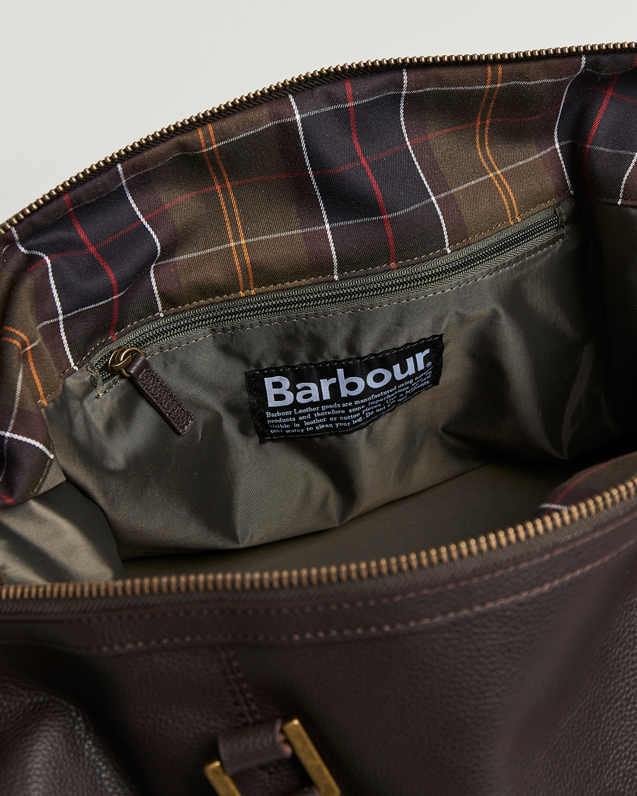 Barbour Lifestyle Leather Medium Travel Explorer Dark Brown hos CareOfCarl