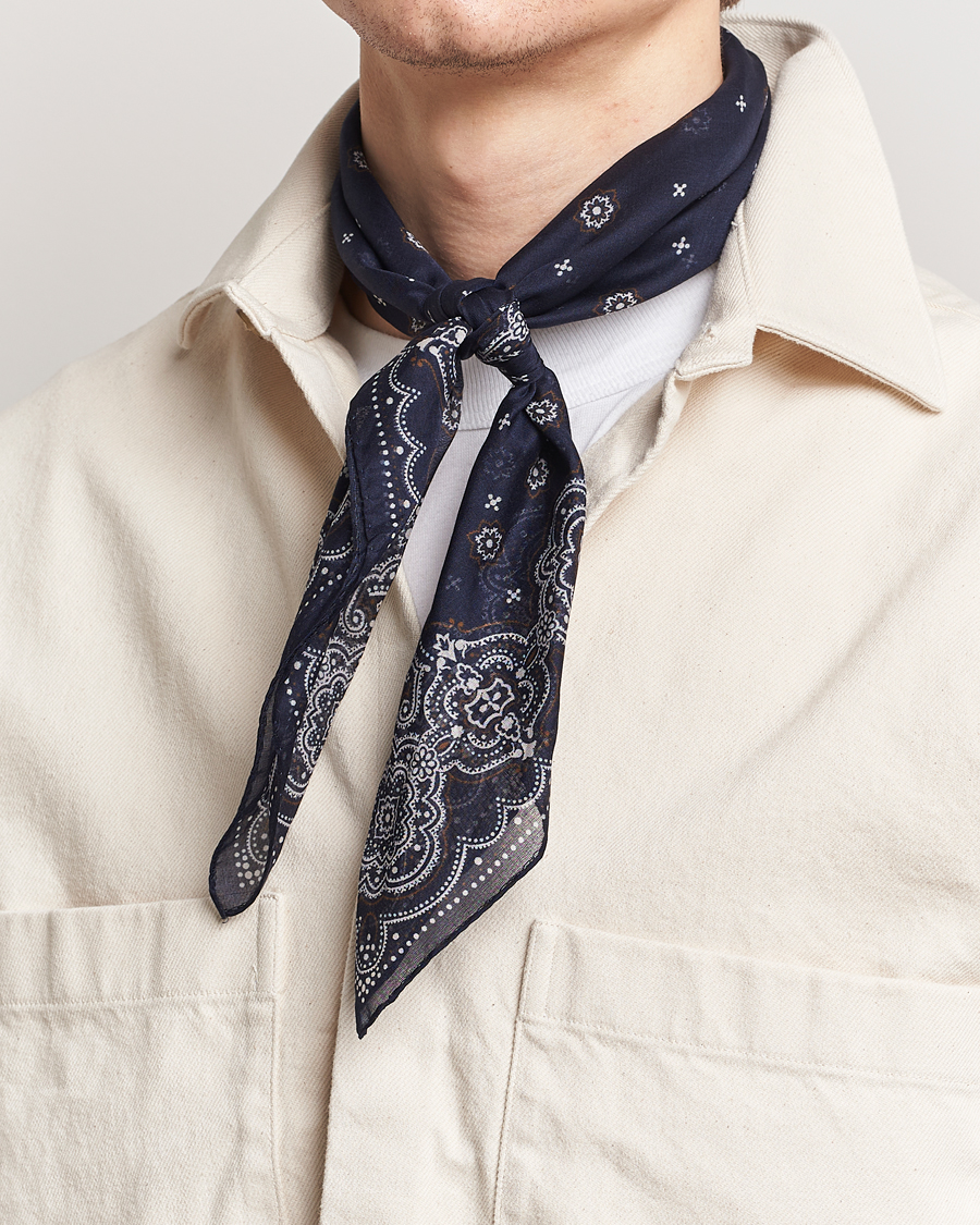 Herre | Scarves | Amanda Christensen | Cotton Voilé Printed Medallion Bandana Navy