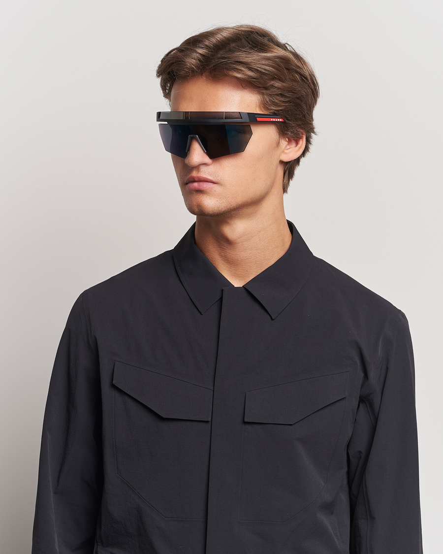 Herre | Firkantede solbriller | Prada Linea Rossa | 0PS 01YS Sunglasses Black