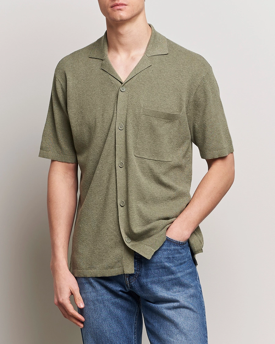 Herre | Kortermede skjorter | A Day\'s March | Yamu Knitted Herringbone Shirt Olive