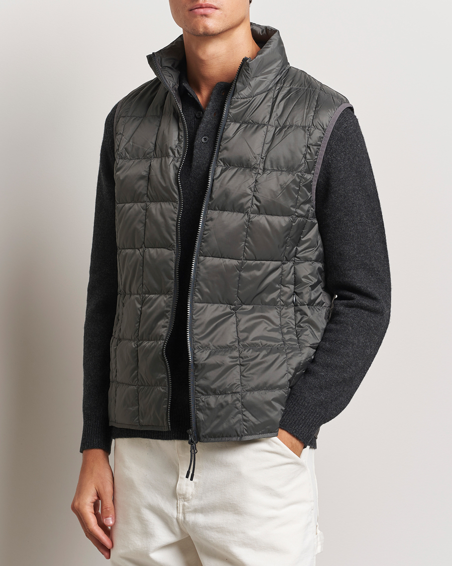 Herre | Høstjakker | TAION | High Neck Full Zip Lightweight Down Vest Charcoal