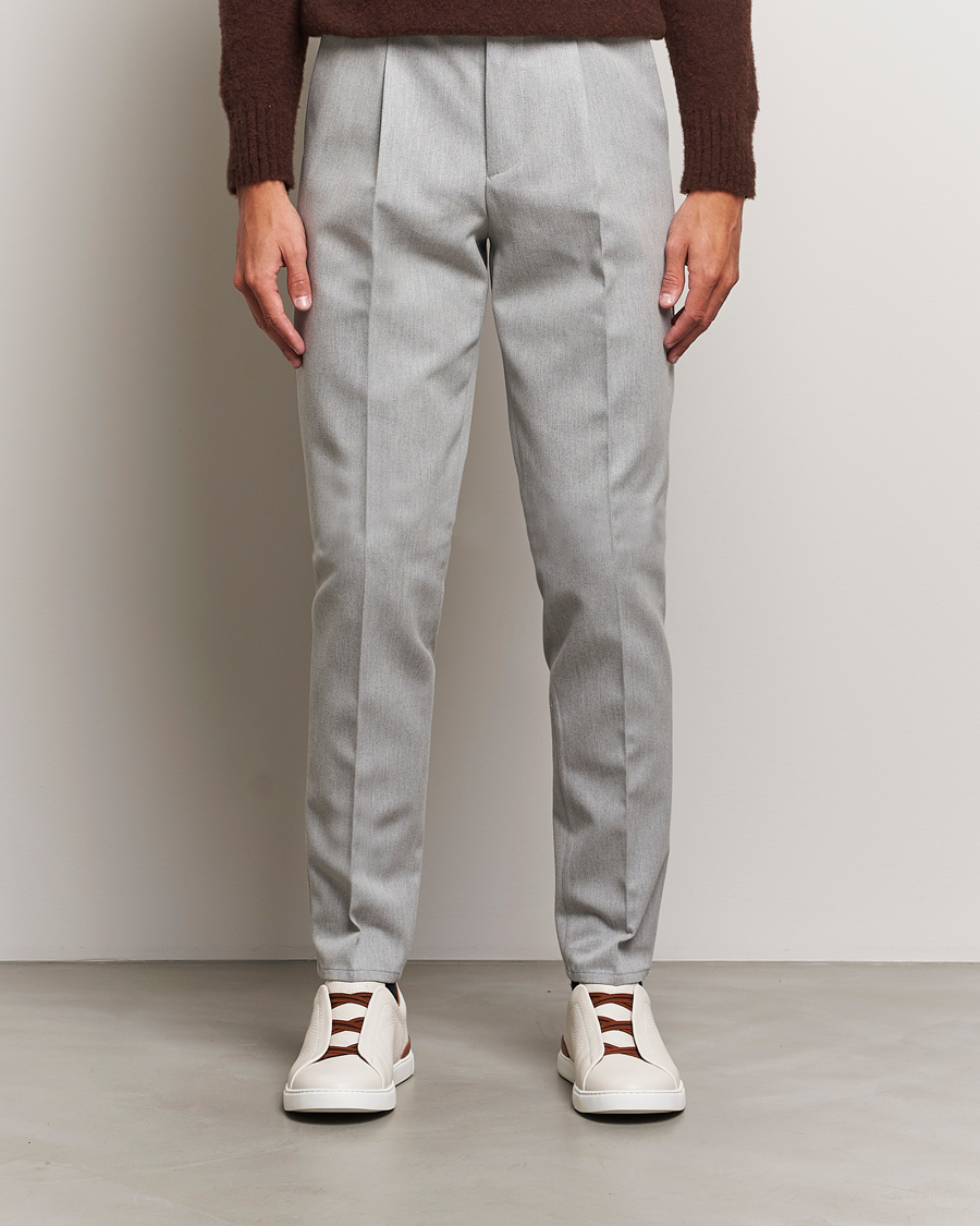 Herre |  | Brunello Cucinelli | Slim Fit Pleated Wool Trousers Light Grey
