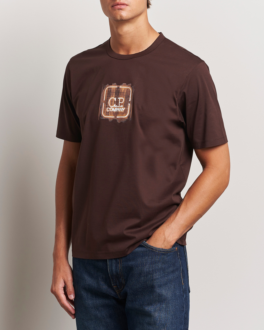 Herre | C.P. Company | C.P. Company | Metropolis Mercerized Chest Logo T-Shirts Brown