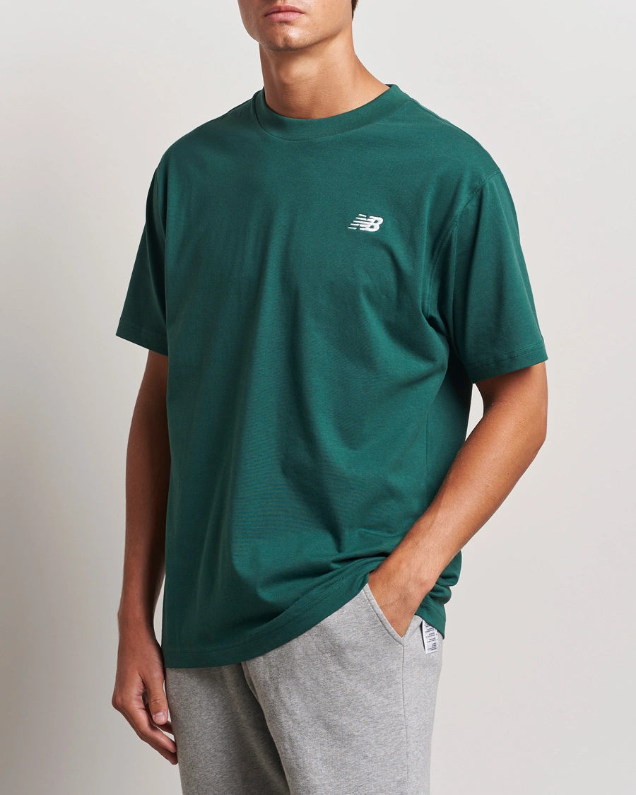 Herre |  | New Balance | Essentials T-Shirt Nightwatch Green