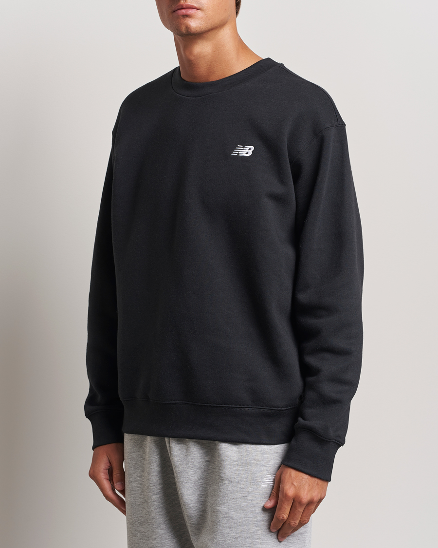 Herre | Nye produktbilder | New Balance | Essentials Fleece Sweatshirt Black