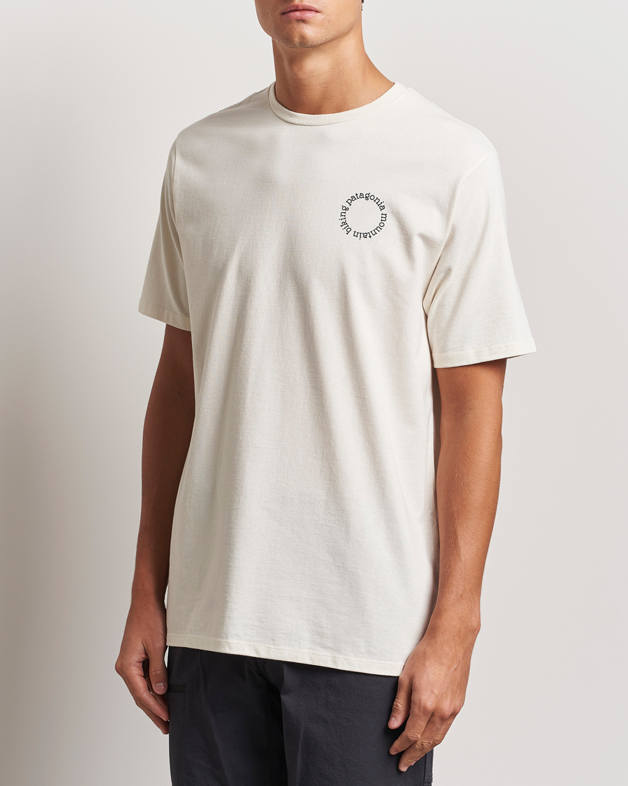 Herre | Kortermede t-shirts | Patagonia | Spoke Stencil Responsibili T-Shirt Birch White