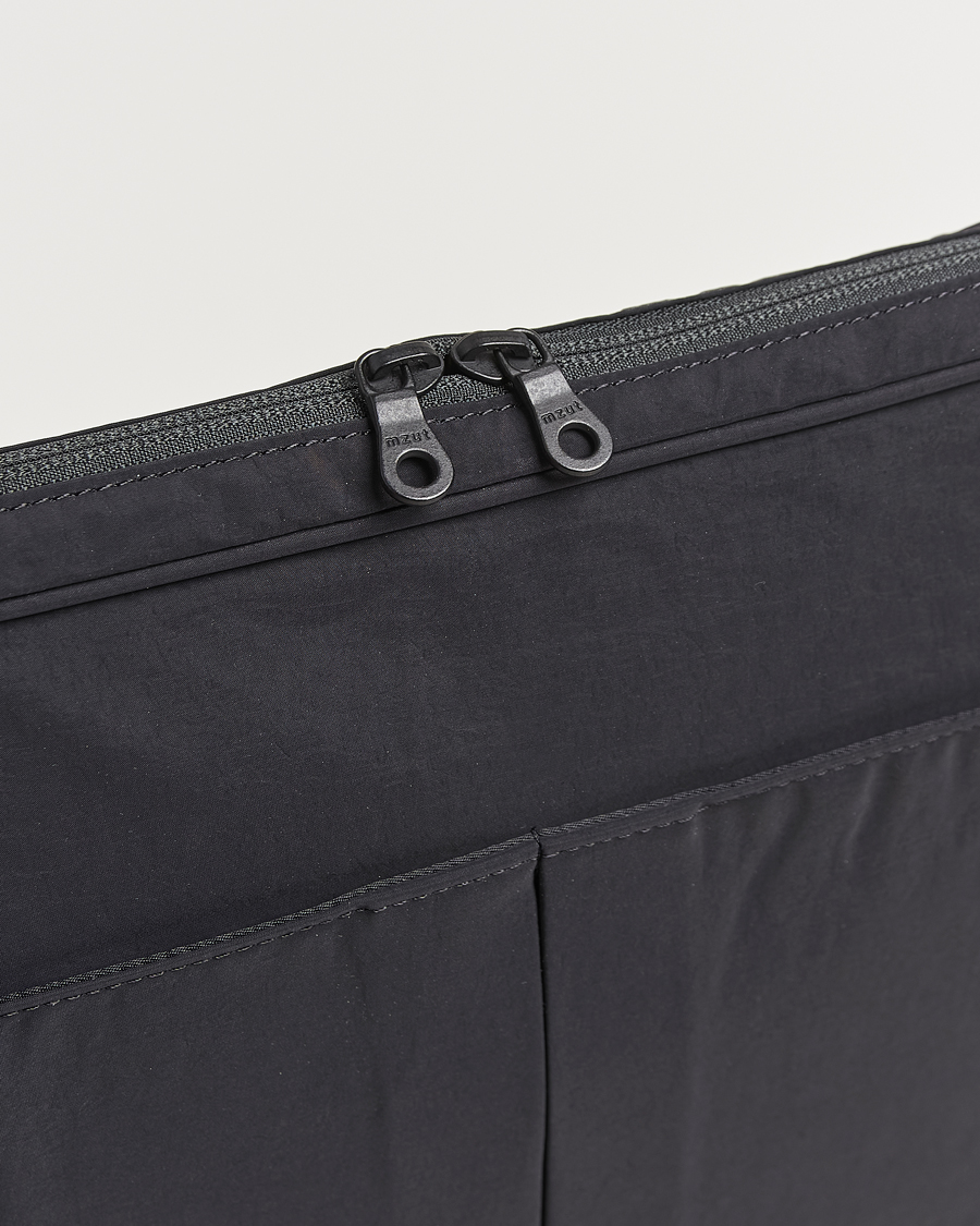 Herre | Vesker | mazi untitled | Nylon Laptop Pouch 16 Inch Black