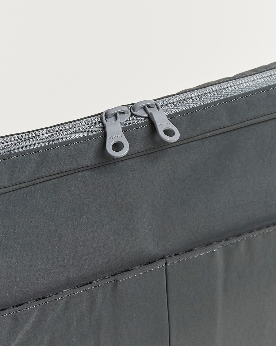 Herre | Vesker | mazi untitled | Nylon Laptop Pouch 16 Inch Grey