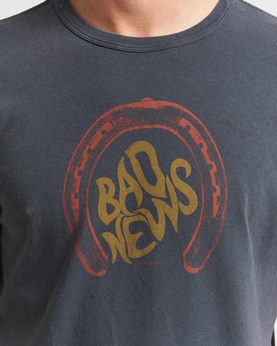Herre | T-Shirts | Nudie Jeans | Ricky Bad News T-Shirt Antracite